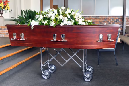 Funeral Trolleys in Practice – How to Choose the Right Model for Chapels, Cemeteries, and Difficult Terrain